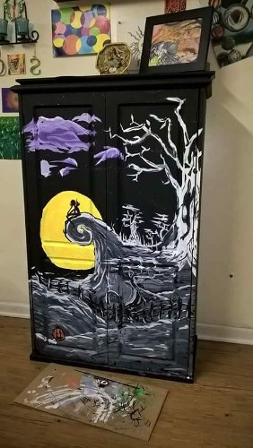 Jesse Leaf The nightmare before Christmas free  hand painted chest