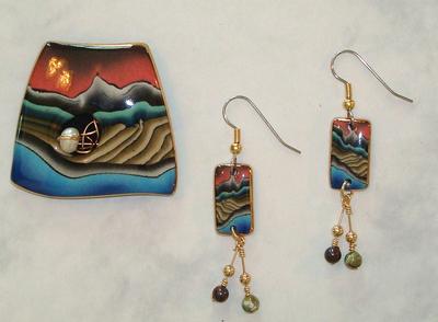 Volcano Pearl Pin with Wire Tadpole Earrings to match